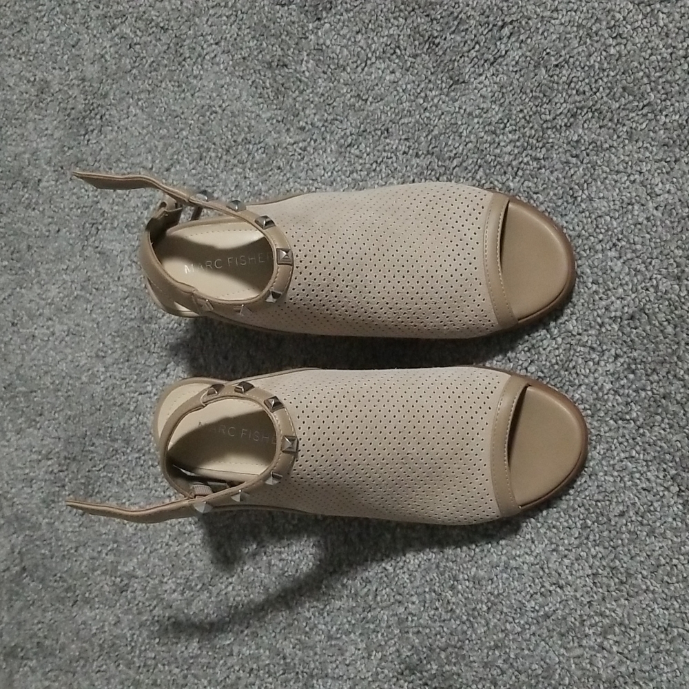 Marc Fisher Beige Suede Heeled Sandals 6M